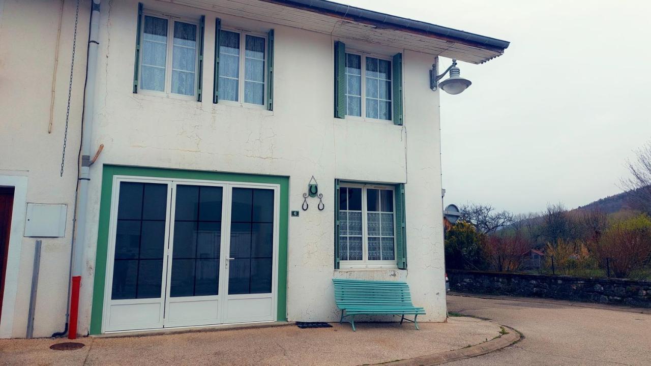 Maison Confortable Avec Vue Sur La Montagne A Charix Exterior foto